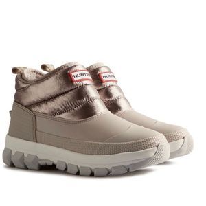 Hunter | Metallic Insulated Snow boot. Love them but fit true to size-I wearsz 9